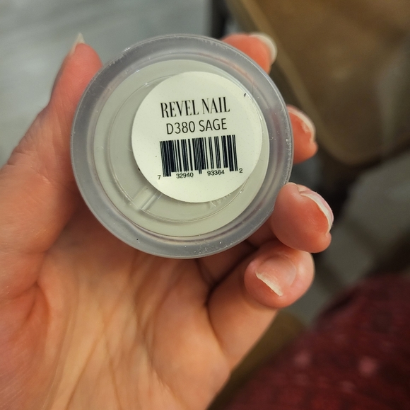 Grey-green creme nail dip powder - Picture 2 of 3